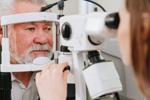 retinal tear causes symptoms melbourne